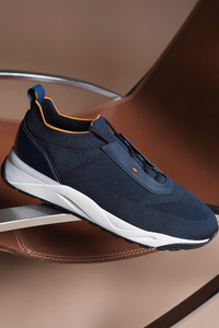 Blaue Sneakers f&uuml;r Herren aus Stretchgewebe - Santoni - editorial