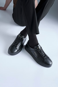 Schwarze Double Buckle Sneakers für Herren aus Leder - Santoni - editorial