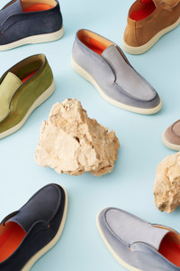 Bottine desert boot en daim bleu pour homme - Santoni - editorial