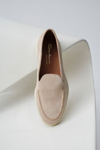 حذاء لوفر نسائي من جلد السويد باللون الوردي - Santoni - editorial