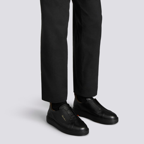 Sneaker slip-on de hombre de piel abatanada negra - Santoni - 2