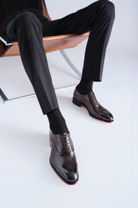 Men's polished brown leather Oxford shoe - Santoni - editorial