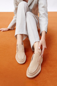Women’s pink suede desert boot - Santoni - editorial