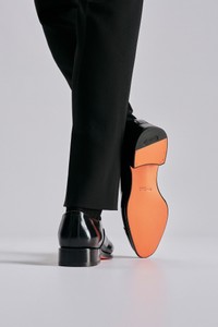 Men's polished black leather Oxford shoe - Santoni - editorial