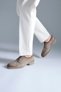 Men's beige suede Easy brogue lace-up - Santoni - editorial